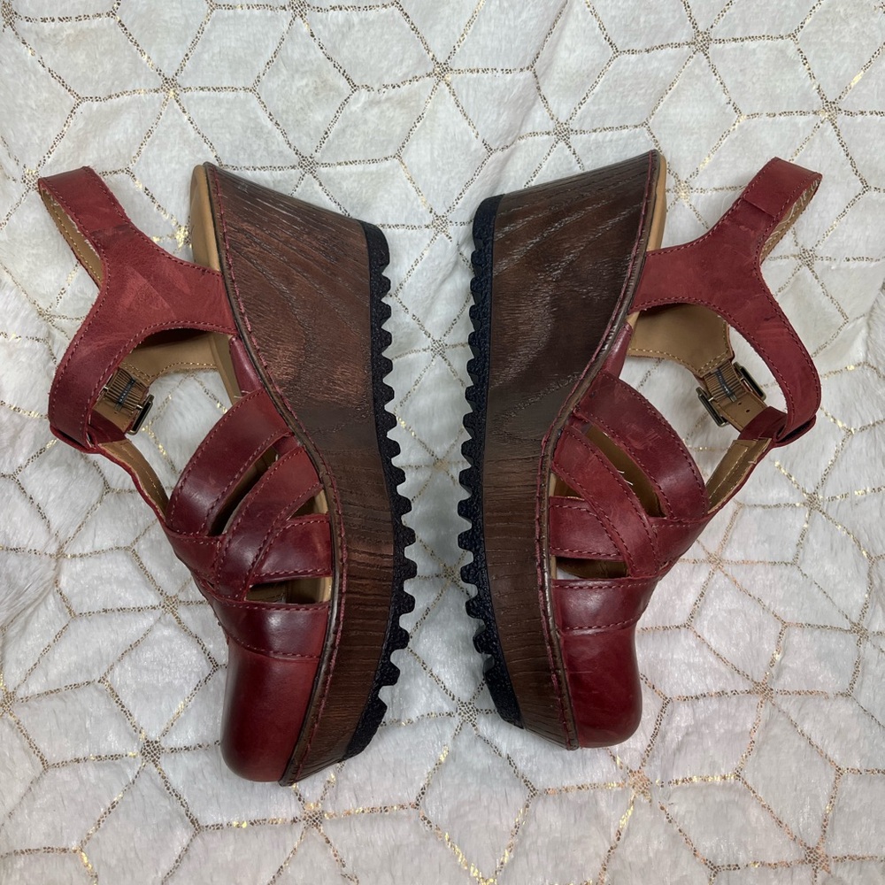 b.o.c‎ Elegant Red Women's Sandals new never used no tag
